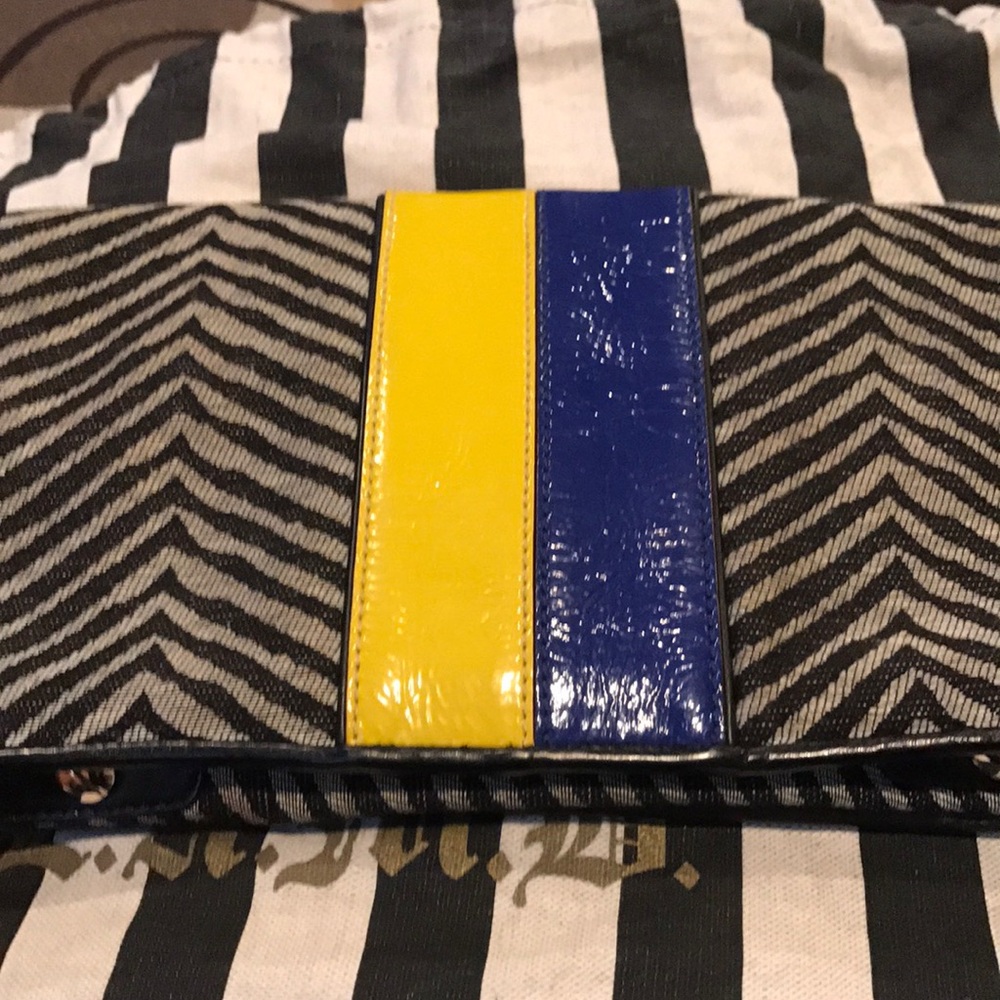 Purse - Picture 4 of 4